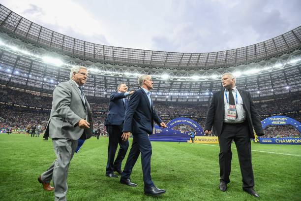 让萨内在场 让萨内在场