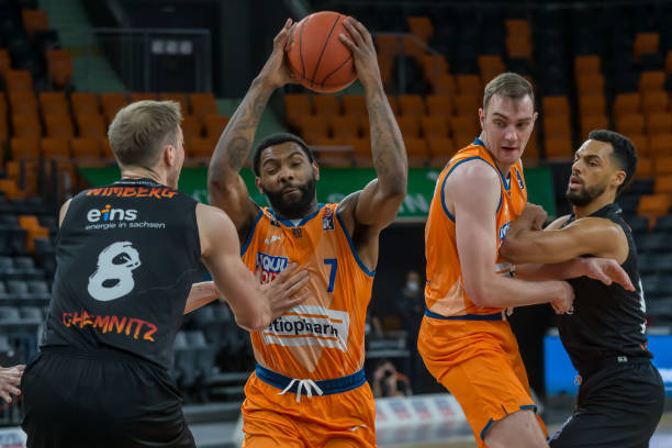 经过苦练与 经过苦练与